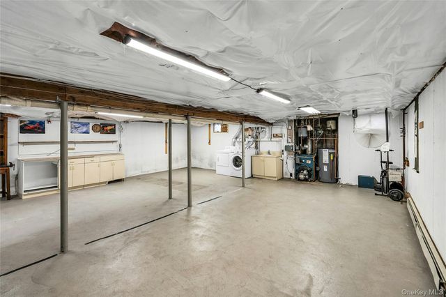 23 Bellows Terrace, Hampton Bays, NY 11946