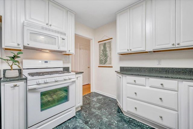 5033 Youngwood DR, Roanoke, VA 24017