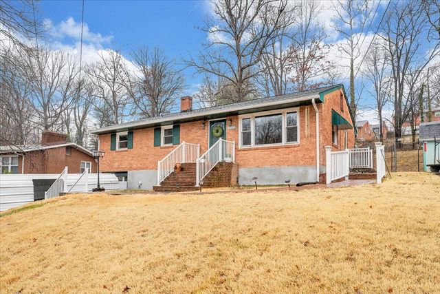 5033 Youngwood DR, Roanoke, VA 24017