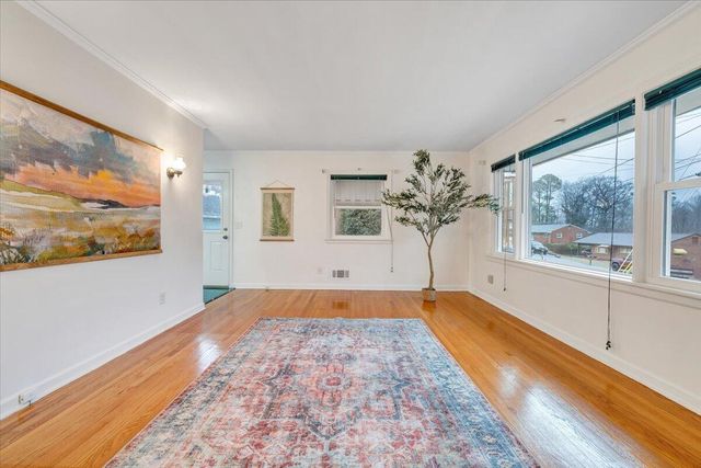 5033 Youngwood DR, Roanoke, VA 24017