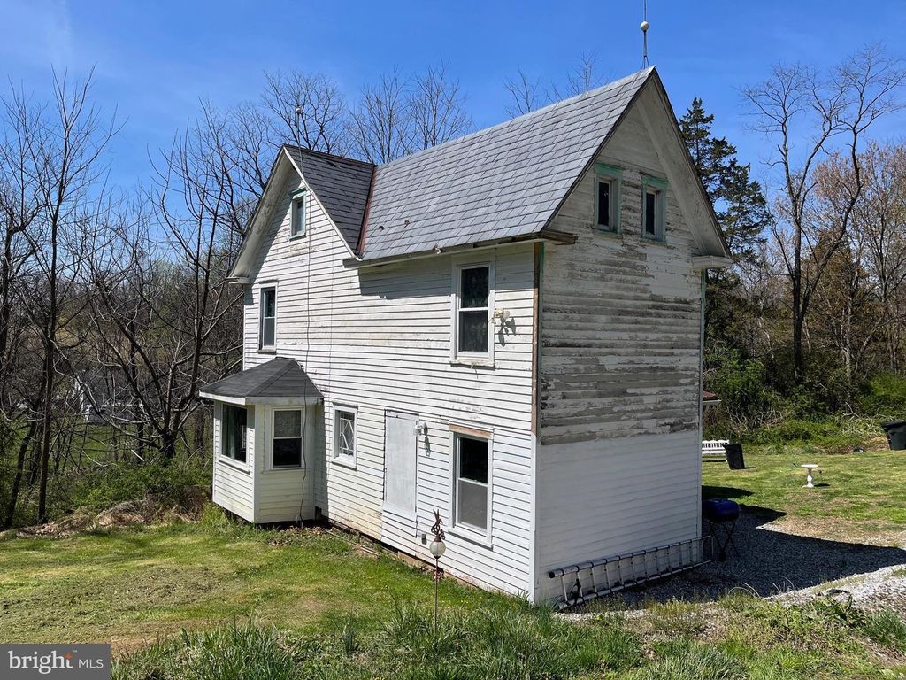 242 WILEY MILL RD, New Park, PA 17352