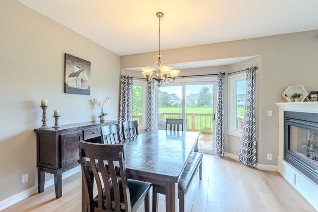 933 E Lost Hills Ct, Derby, KS 67037