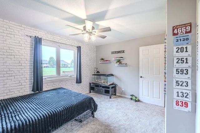 933 E Lost Hills Ct, Derby, KS 67037