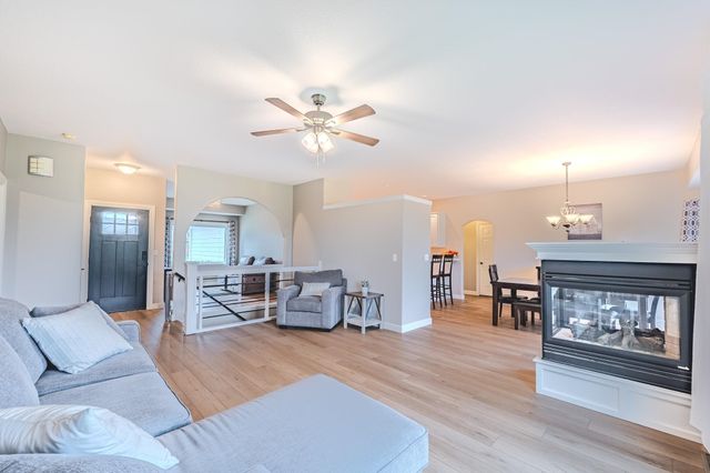 933 E Lost Hills Ct, Derby, KS 67037
