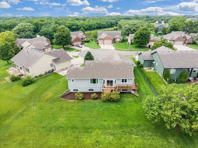 933 E Lost Hills Ct, Derby, KS 67037