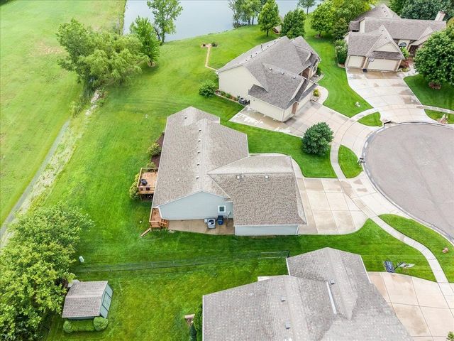 933 E Lost Hills Ct, Derby, KS 67037