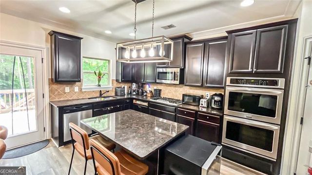 3281 Alhambra Circle, Hampton, GA 30228