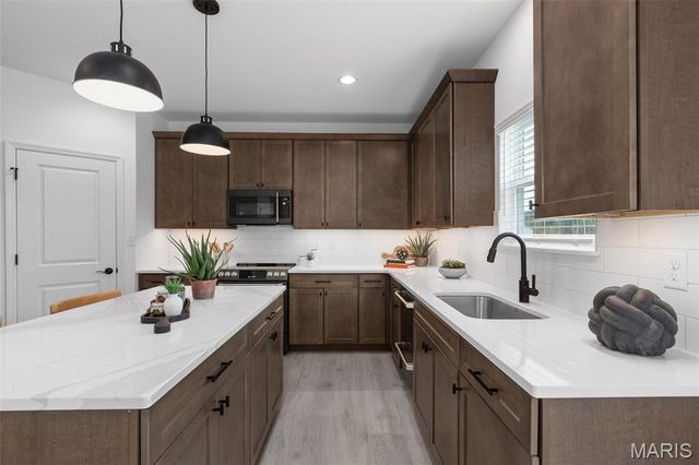 2 Royal II at Deer Meadows, Sullivan, MO 63084