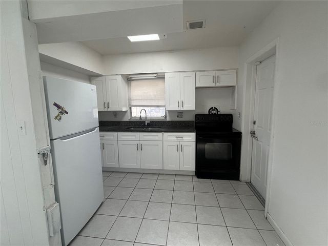 2329 W OAK STREET, Kissimmee, FL 34741