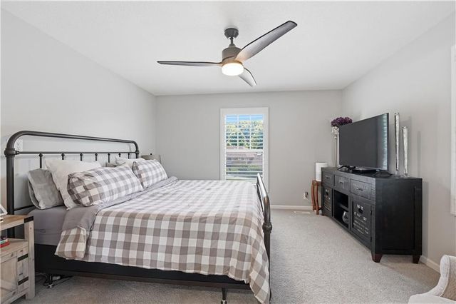 850 NW Valley Lane, Riverside, MO 64150