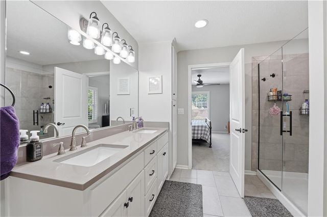 850 NW Valley Lane, Riverside, MO 64150