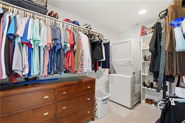 850 NW Valley Lane, Riverside, MO 64150