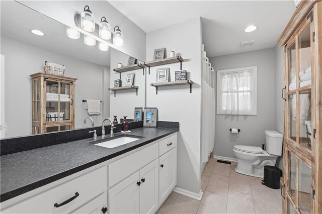 850 NW Valley Lane, Riverside, MO 64150