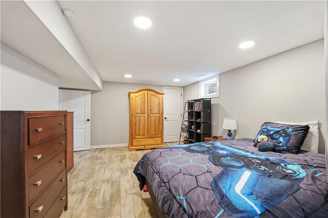 850 NW Valley Lane, Riverside, MO 64150