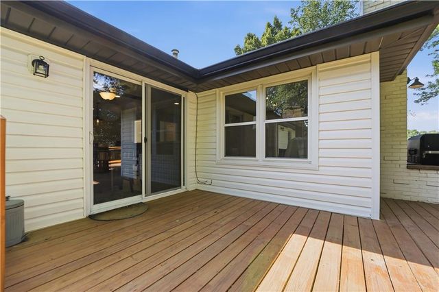 850 NW Valley Lane, Riverside, MO 64150