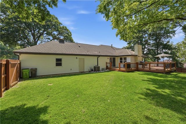 850 NW Valley Lane, Riverside, MO 64150