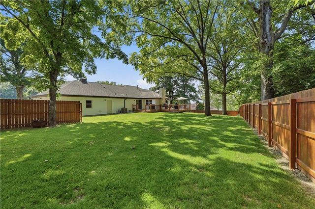 850 NW Valley Lane, Riverside, MO 64150