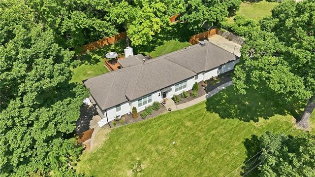 850 NW Valley Lane, Riverside, MO 64150