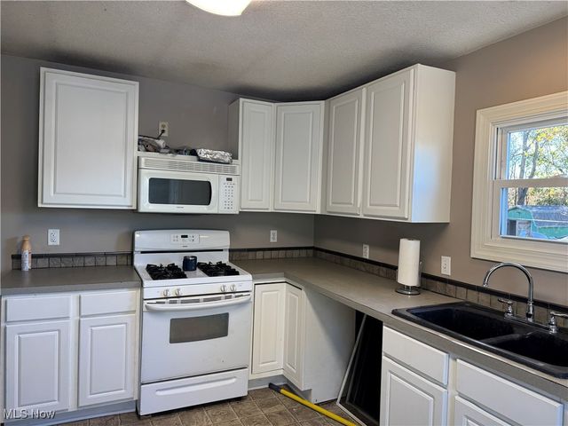 5392 Walters Street NE, East Canton, OH 44730