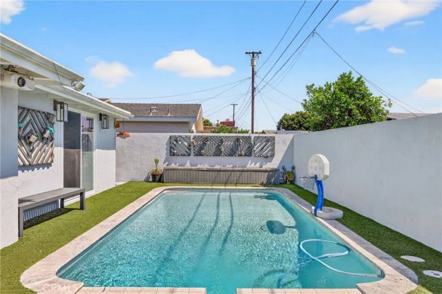 3210 E Janice Street, Long Beach, CA 90805