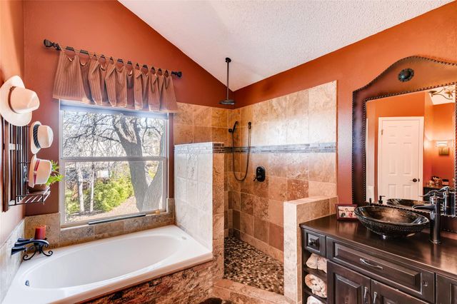 2614 Pace Bend RD S, Spicewood, TX 78669