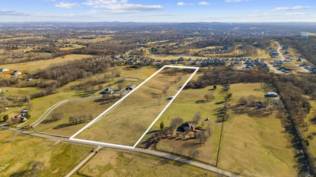 2764 Horn Springs Rd, Lebanon, TN 37087