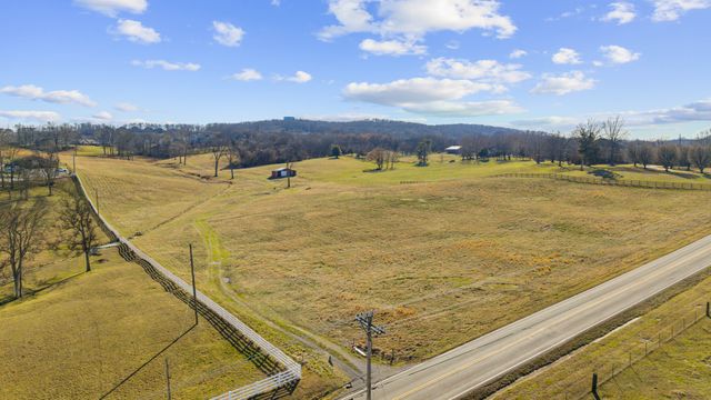 2764 Horn Springs Rd, Lebanon, TN 37087