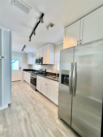 107 W MINNEHAHA STREET, Tampa, FL 33604