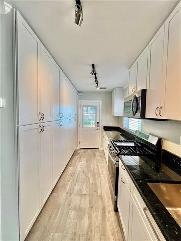 107 W MINNEHAHA STREET, Tampa, FL 33604