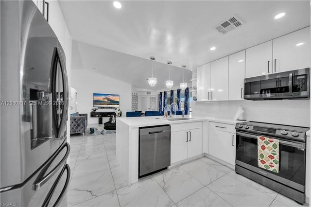 3902 3rd Street SW, Lehigh Acres, FL 33976