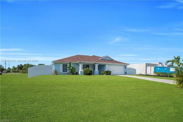 3902 3rd Street SW, Lehigh Acres, FL 33976