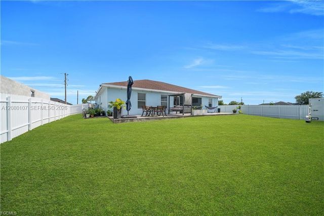 3902 3rd Street SW, Lehigh Acres, FL 33976