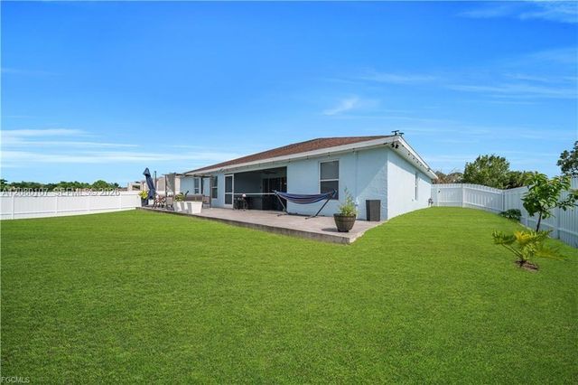 3902 3rd Street SW, Lehigh Acres, FL 33976