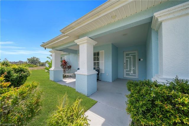 3902 3rd Street SW, Lehigh Acres, FL 33976