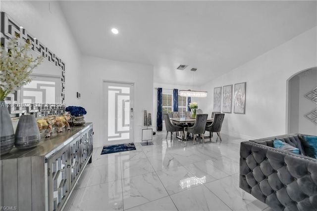 3902 3rd Street SW, Lehigh Acres, FL 33976