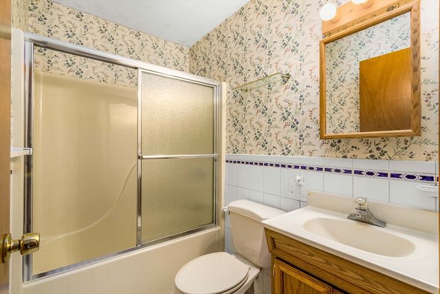 210 Pine Bluff Rd, Brewster, MA 02631