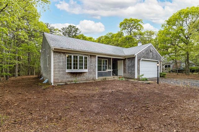 210 Pine Bluff Rd, Brewster, MA 02631