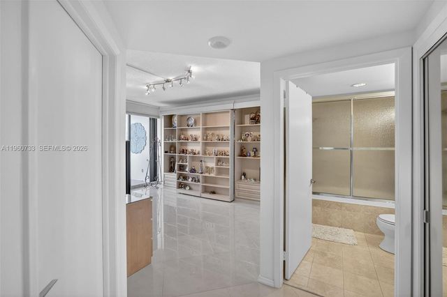 2000 ISLAND BL 1109, Aventura, FL 33160