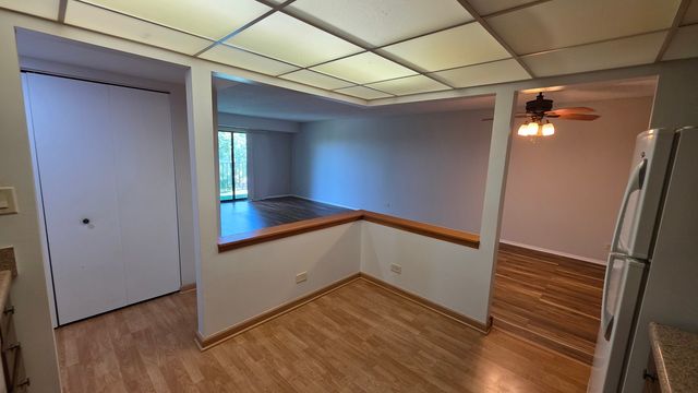 475 PLUM CREEK Drive 401, Wheeling, IL 60090