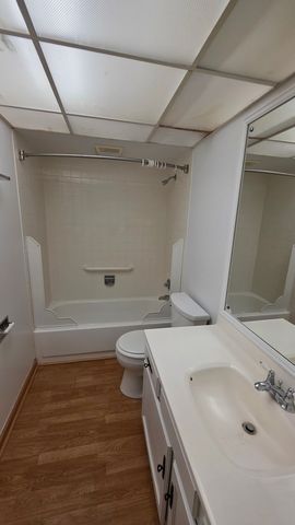 475 PLUM CREEK Drive 401, Wheeling, IL 60090