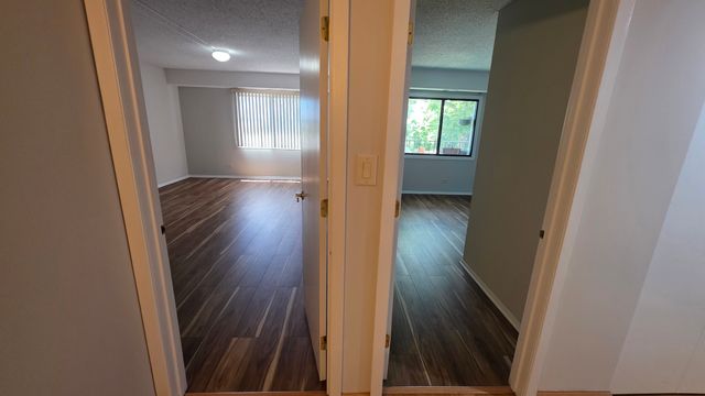 475 PLUM CREEK Drive 401, Wheeling, IL 60090