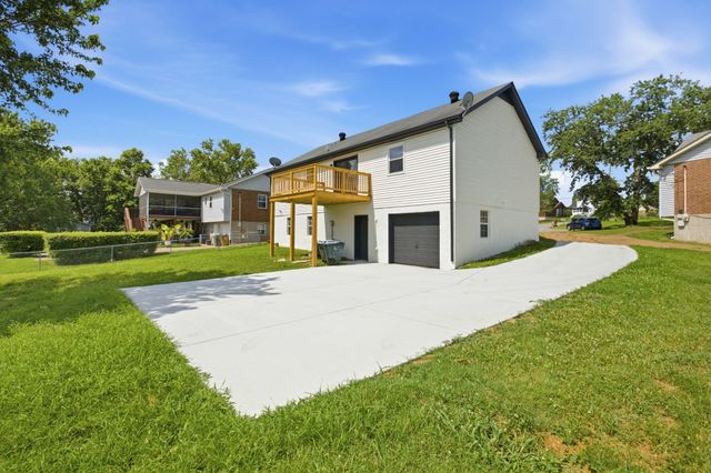521 Spring Garden Ct, Antioch, TN 37013