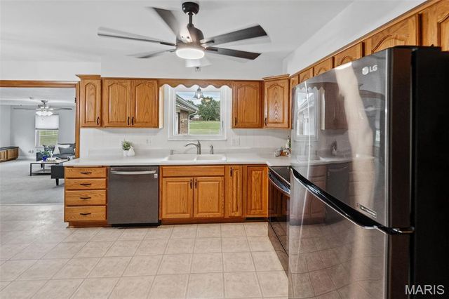179 Red Bud Drive, Wood River, IL 62095