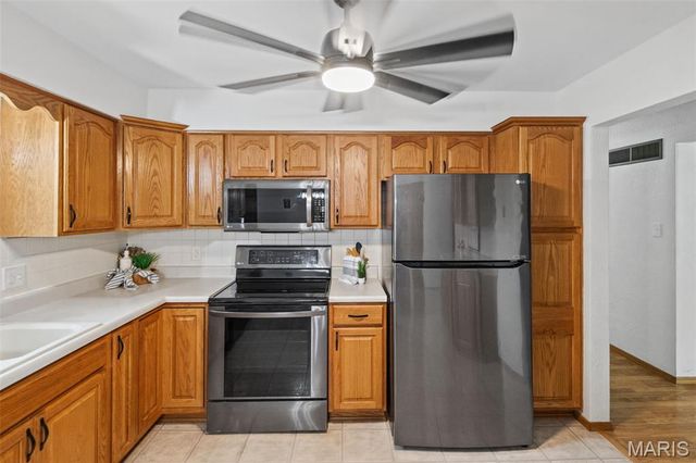 179 Red Bud Drive, Wood River, IL 62095