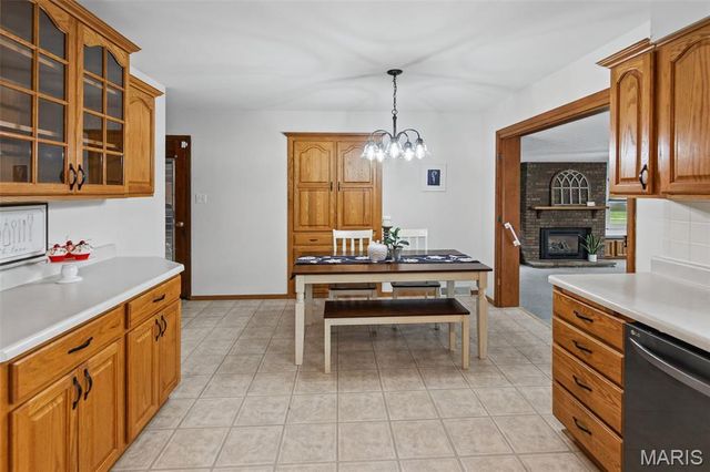 179 Red Bud Drive, Wood River, IL 62095