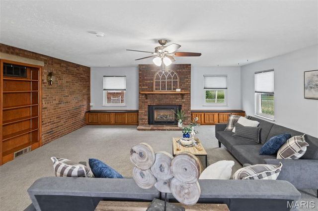 179 Red Bud Drive, Wood River, IL 62095