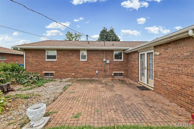 179 Red Bud Drive, Wood River, IL 62095