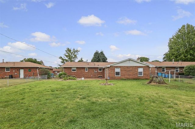 179 Red Bud Drive, Wood River, IL 62095