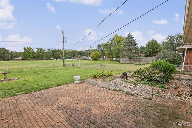 179 Red Bud Drive, Wood River, IL 62095