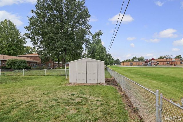 179 Red Bud Drive, Wood River, IL 62095